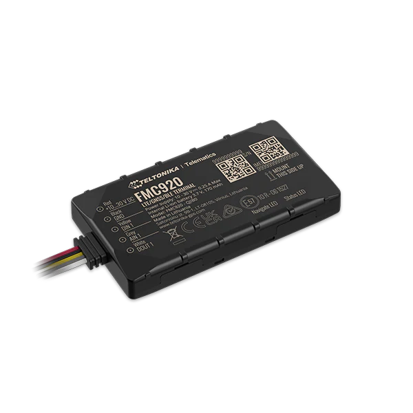 FMC920 Small and smart GPS tracker with a 4G Cat 1